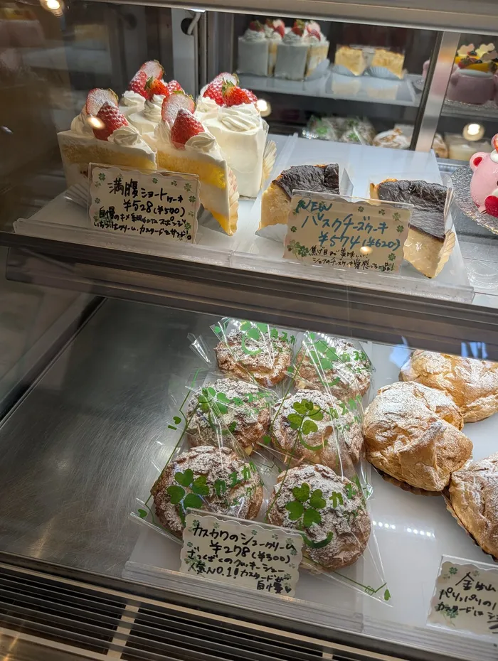 ケーキハウス カスカワ 店内のショーケース